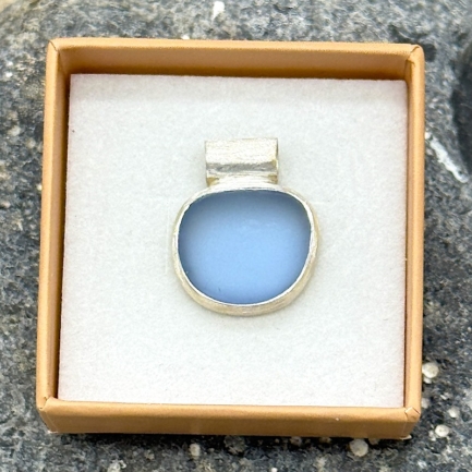 Meerglas-Anhänger 925er Sterling-Silber - helles blaugrau