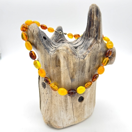 Einzigartige große Bernstein-Olivenkette mit Karabinerverschluss – “Urzeit”