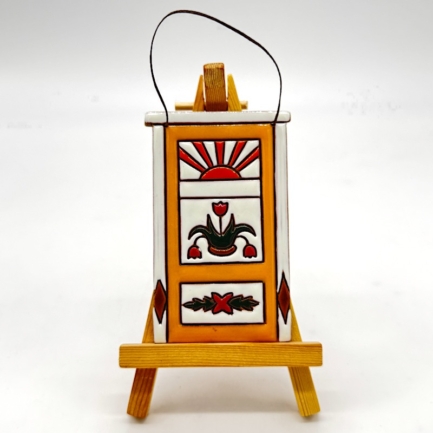 Kleine Schiffertür mit persönlicher Gravur – strahlend gelb